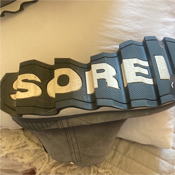 Sorel grey boots, size 9.5 Suede leather with soft interior. - Picture 2 of 8